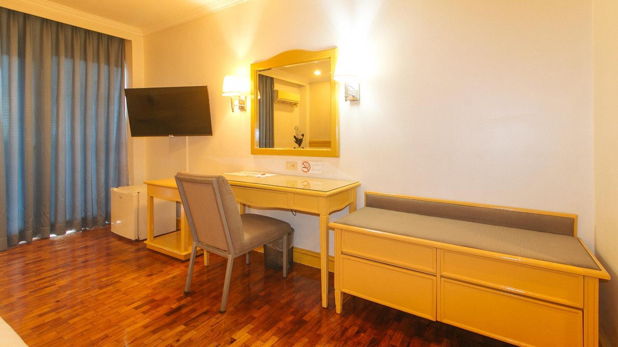 Aloha Hotel Roxas Boulevard Manila Zewnętrze zdjęcie